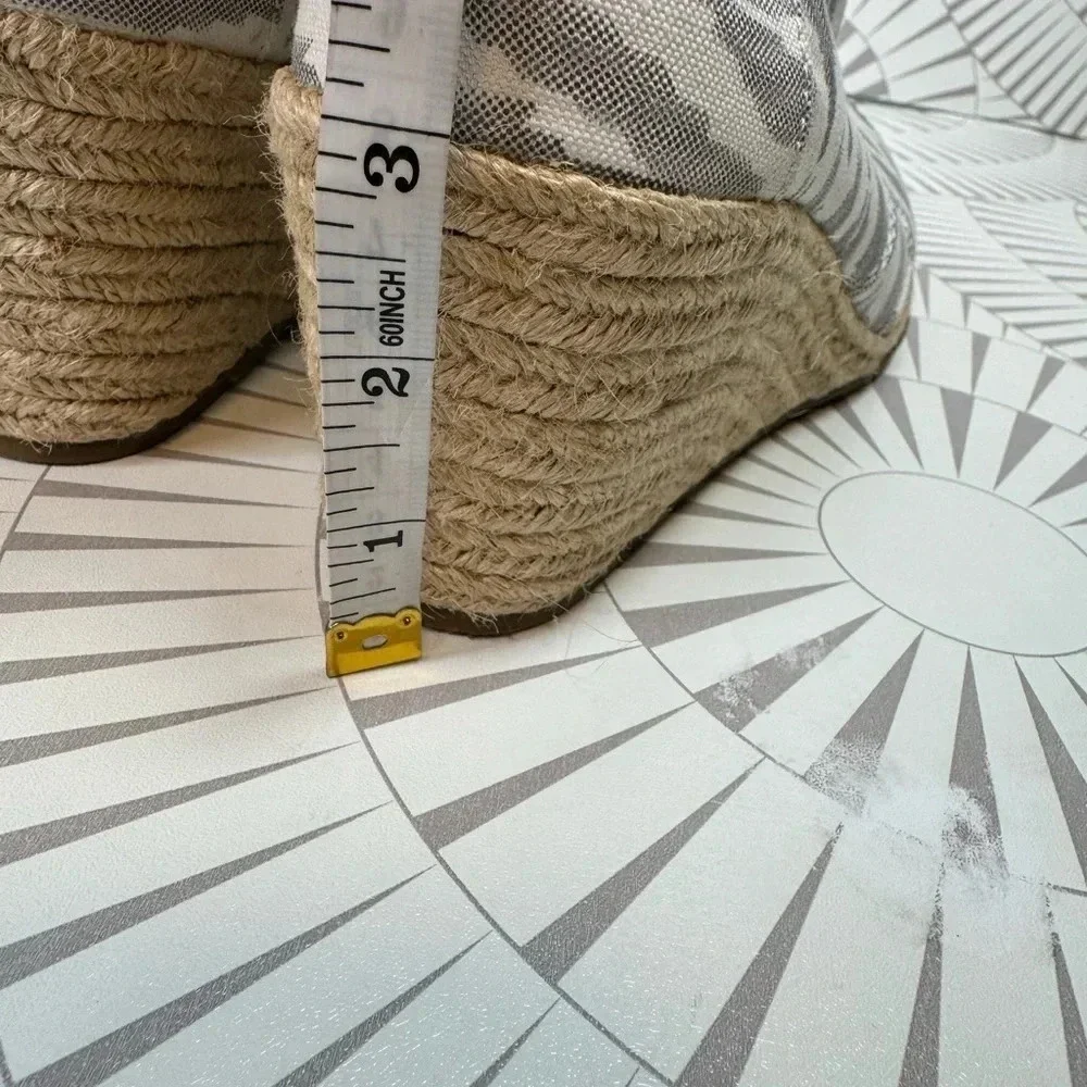 Toms Desert Ankle Boots Chukka Womans‎ Size 7.5 canvas Wedge Heels